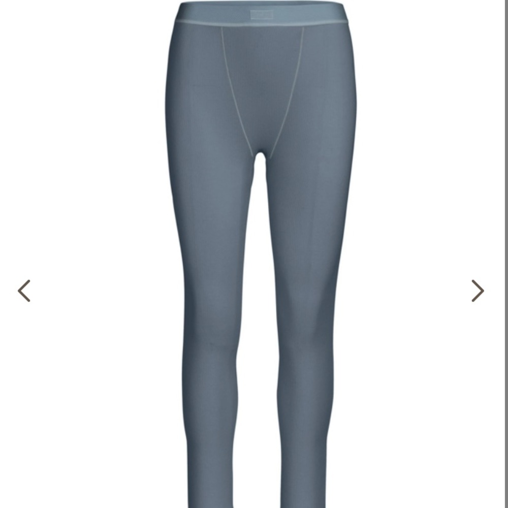 Skims leggings